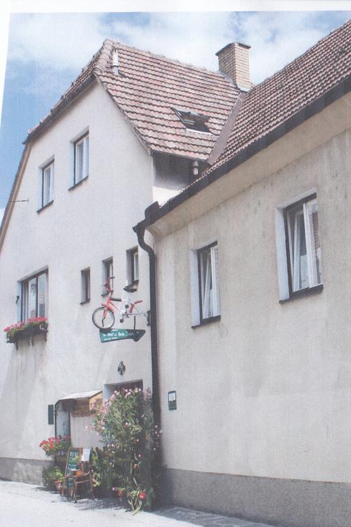 Weinbau-Gaestezimmer Martin Und Eva Maria Jamek Вайсенкирхен ин дер Вахау Екстериор снимка